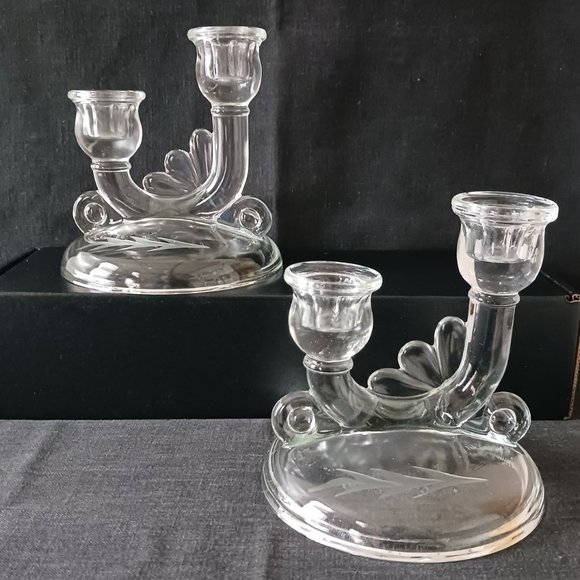 Pair Vintage Double Candle Holders Candlesticks Jeannette Glass Leaf Etching - Picture 1 of 7